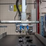 automatic,machine,for,getting,the,plastic,moldings,from,injection,molding